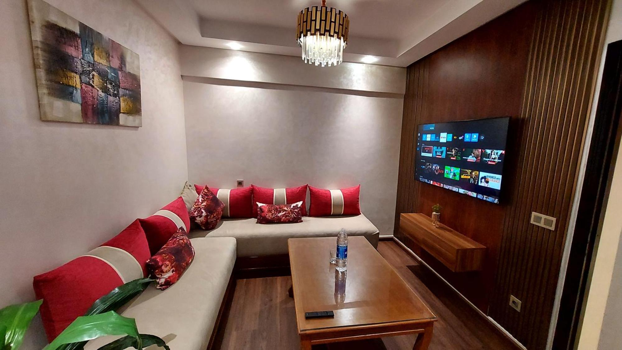 luxury apartment of 80m2 , 1minute from hassan2 mosquè from family , pour famille , INTERDIT COUPLES ARAABIC NON MARIÉ, FORBIDDEN UNMARRIED ARAABIC COUPLES Casa Blanca Exterior foto